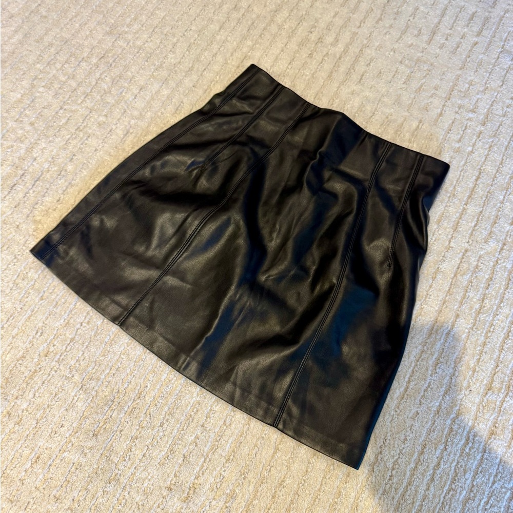 Zara Elegant Black Leather Skirt - Size M